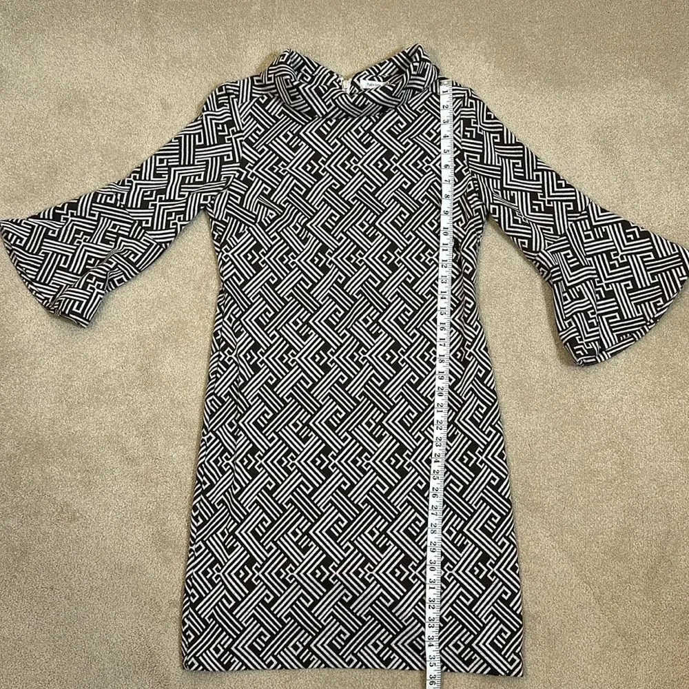 Tyler Boe NWT Knee Length Geometric Print Belle Sleeve Knee Length Dress Small